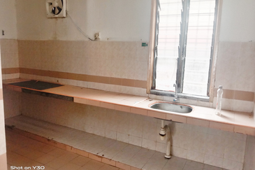 Double Storey Taman Seri Pristana, Saujana Utama