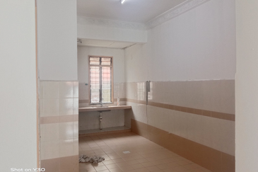 Double Storey Taman Seri Pristana, Saujana Utama