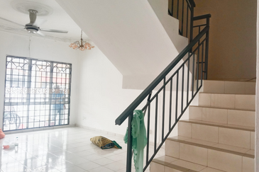 Double Storey Taman Seri Pristana, Saujana Utama