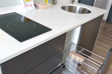 Emporis, Kota Damansara, Pj