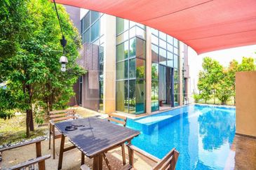 Kristal Court, Seksyen 7