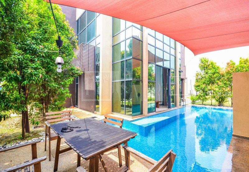 Kristal Court, Seksyen 7