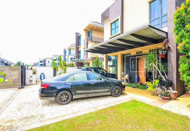 Kristal Court, Seksyen 7