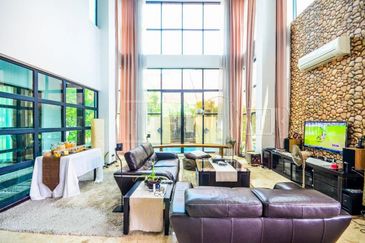 Kristal Court, Seksyen 7