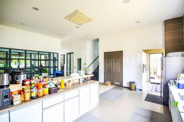 Kristal Court, Seksyen 7