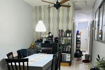 Residensi Bistaria, Ukay Bistari