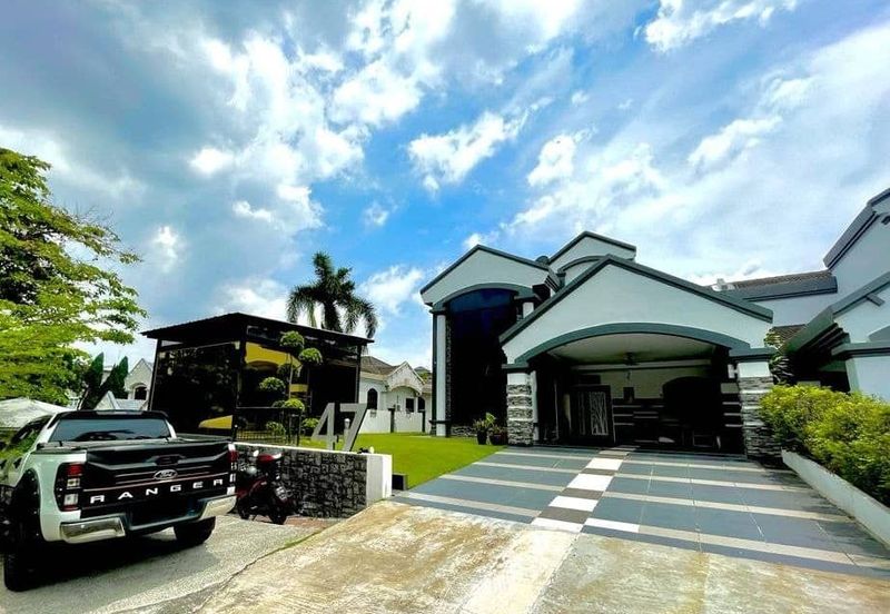 KGSAAS Golf Club, Seksyen 13