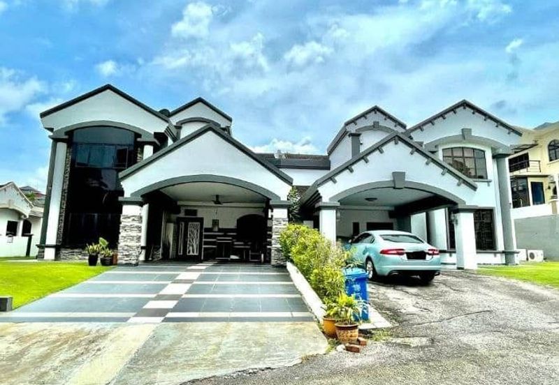 KGSAAS Golf Club, Seksyen 13