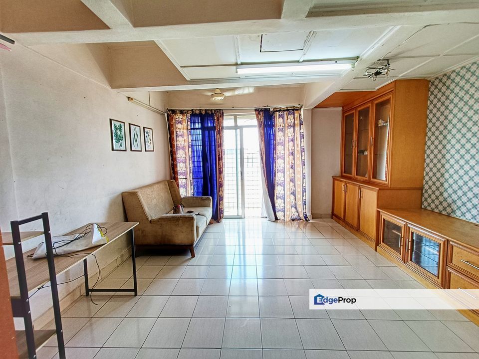 Renovated, Depan Surau, Casmaria Apartment, Selangor, Batu Caves 