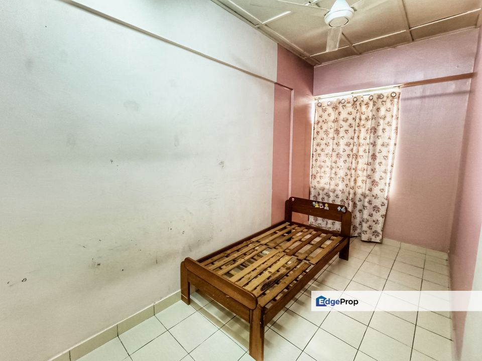Renovated, Depan Surau, Casmaria Apartment, Selangor, Batu Caves 