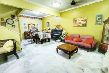 Beside Sunway Piramid, Double Storey Terrace 