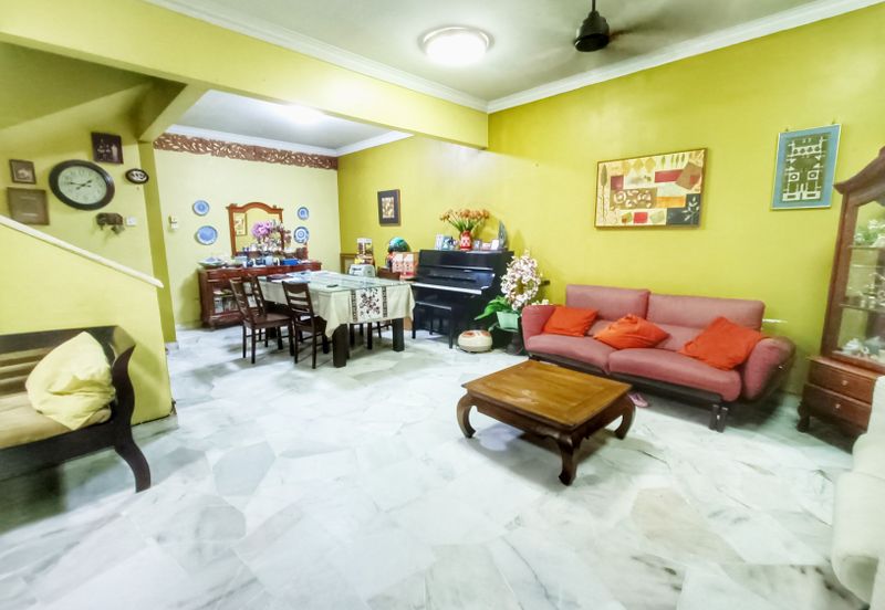 Beside Sunway Piramid, Double Storey Terrace 