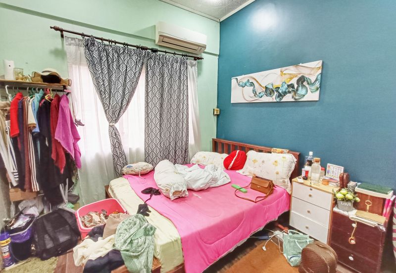 Beside Sunway Piramid, Double Storey Terrace 