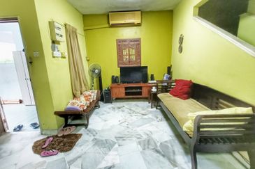 Beside Sunway Piramid, Double Storey Terrace 