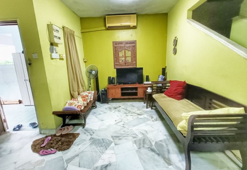 Beside Sunway Piramid, Double Storey Terrace 