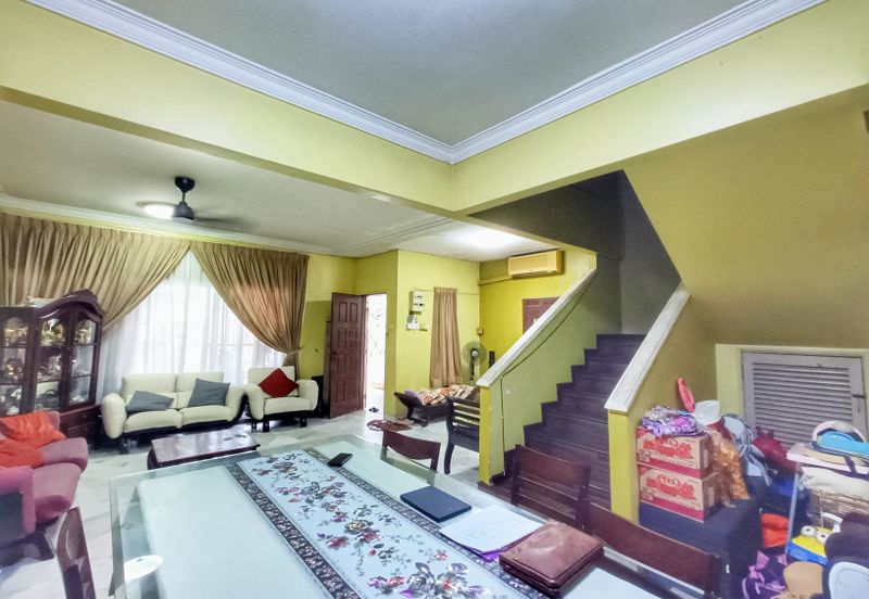 Beside Sunway Piramid, Double Storey Terrace 