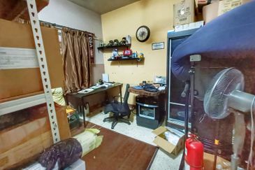 Beside Sunway Piramid, Double Storey Terrace 