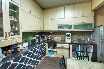 Beside Sunway Piramid, Double Storey Terrace 