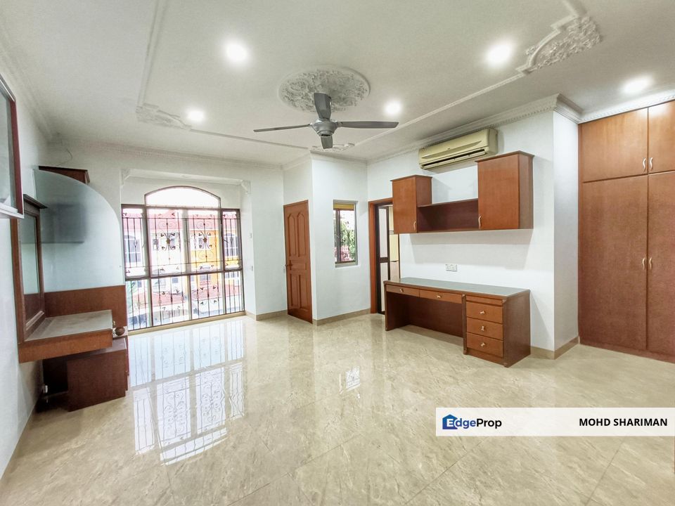 Freehold, 3 Storey Terrace, Taman Bullion Mewah, Kuala Lumpur, Batu 