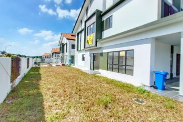 CORNER LOT, Double Storey Terrace, Setia Utama 3