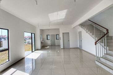 CORNER LOT, Double Storey Terrace, Setia Utama 3