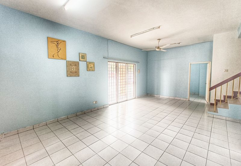 Jalan Spektrum U16 @ Taman Bukit Subang