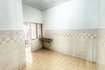 Jalan Spektrum U16 @ Taman Bukit Subang