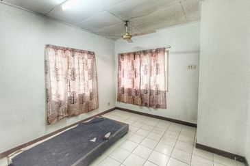 Jalan Spektrum U16 @ Taman Bukit Subang