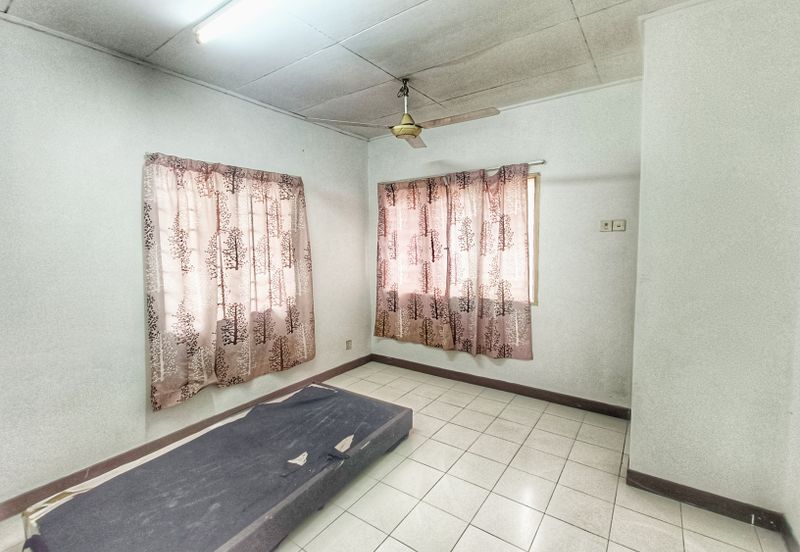 Jalan Spektrum U16 @ Taman Bukit Subang