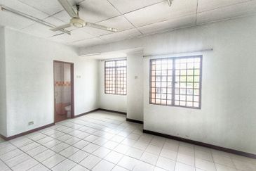 Jalan Spektrum U16 @ Taman Bukit Subang