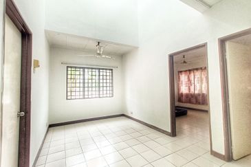 Jalan Spektrum U16 @ Taman Bukit Subang