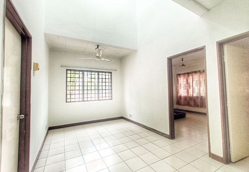 Jalan Spektrum U16 @ Taman Bukit Subang