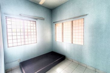 Jalan Spektrum U16 @ Taman Bukit Subang