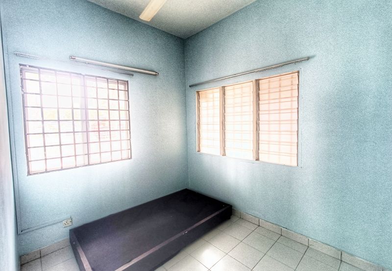 Jalan Spektrum U16 @ Taman Bukit Subang