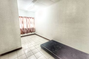 Jalan Spektrum U16 @ Taman Bukit Subang