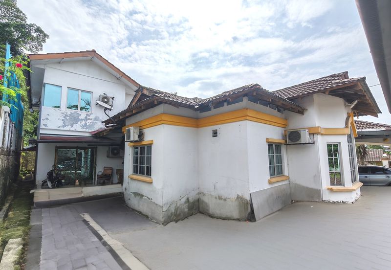 Kampung Sungai Pelong