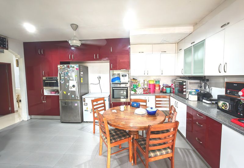 Kampung Sungai Pelong