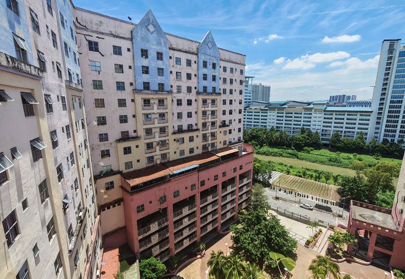 Brunsfield Service Apartment