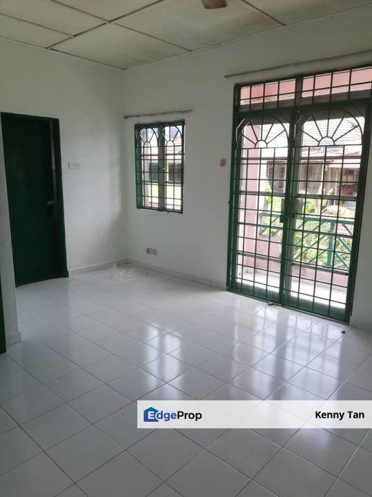 Double Storey Terrace House USJ 1 For Rent for Rental RM1,900 By