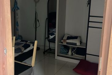 Royal Regent Sri Putramas III