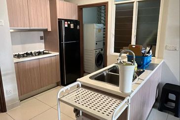 Royal Regent Sri Putramas III