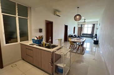 Royal Regent Sri Putramas III