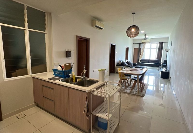 Royal Regent Sri Putramas III