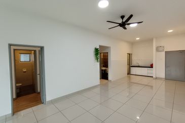 Zeta DeSkye Residence