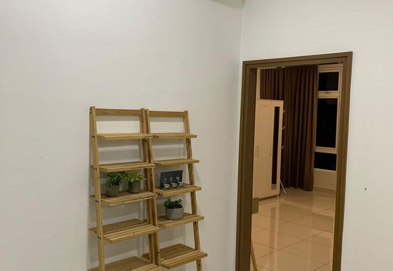 Royal Regent Sri Putramas III