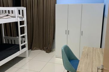 Royal Regent Sri Putramas III