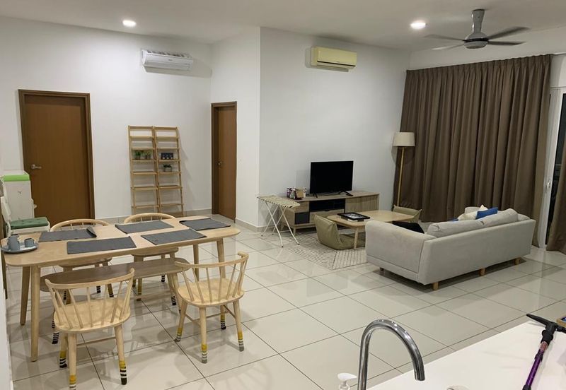 Royal Regent Sri Putramas III