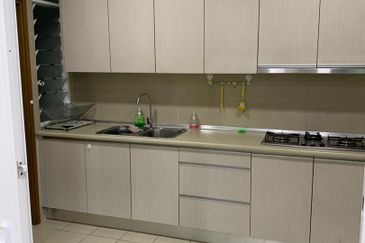 Royal Regent Sri Putramas III