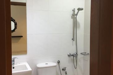 Royal Regent Sri Putramas III