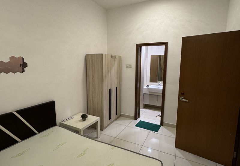 Royal Regent Sri Putramas III